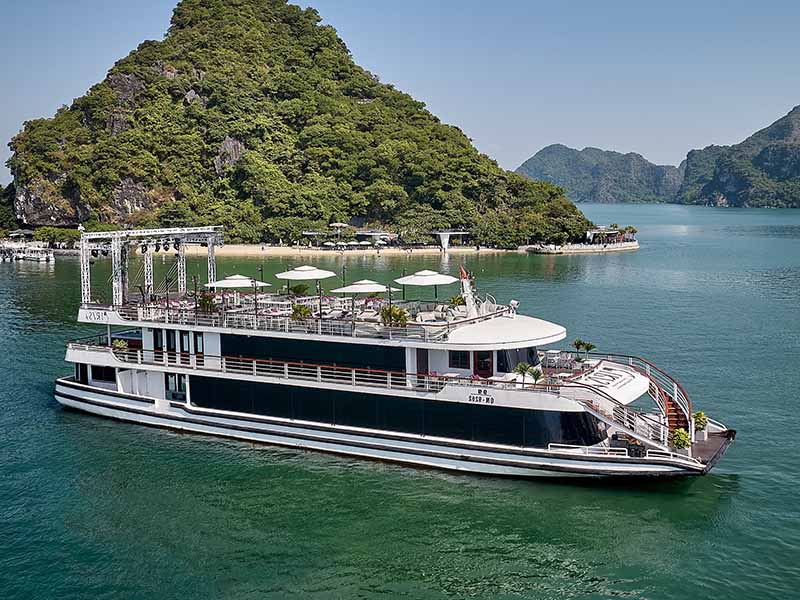 Iris Cruise - Where Elegance Meets Tranquility - Halong Bay