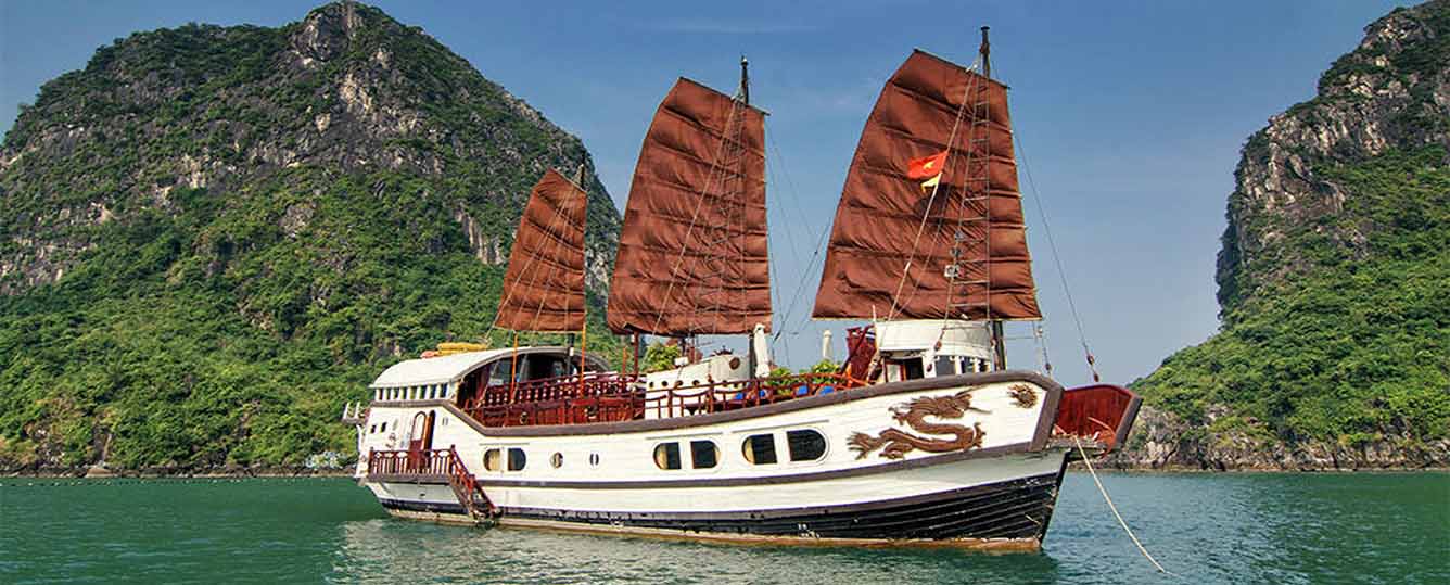 L'Amour Junk: Halong Bay Private Cruise 1 Cabin - 3D2N